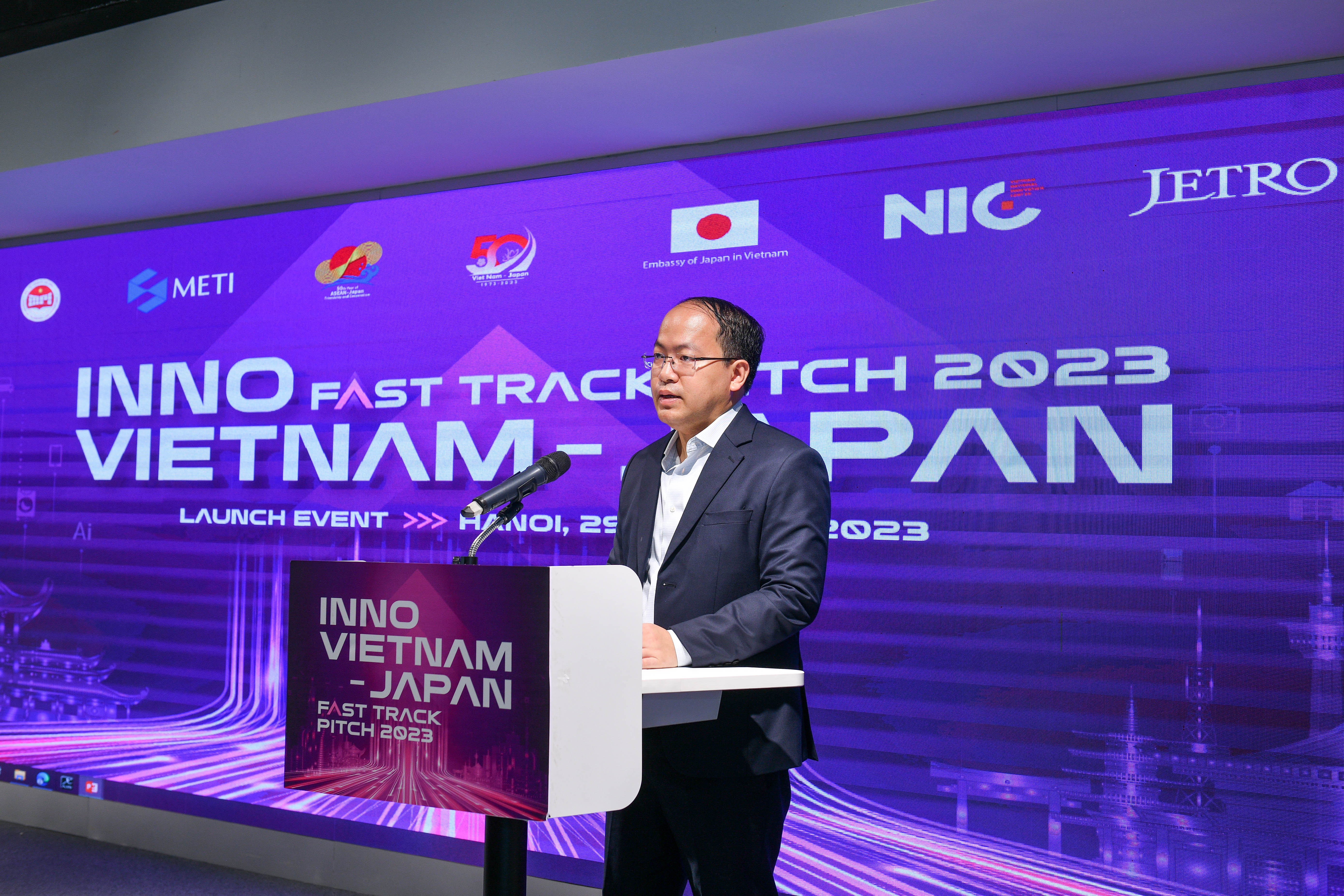 Ông Vũ Quốc Huy, Giám đốc NIC, chia sẻ tại buổi lễ.
