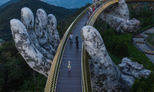 Vì sao Cầu Vàng vẫn thu hút khách đến Đà Nẵng suốt 5 năm