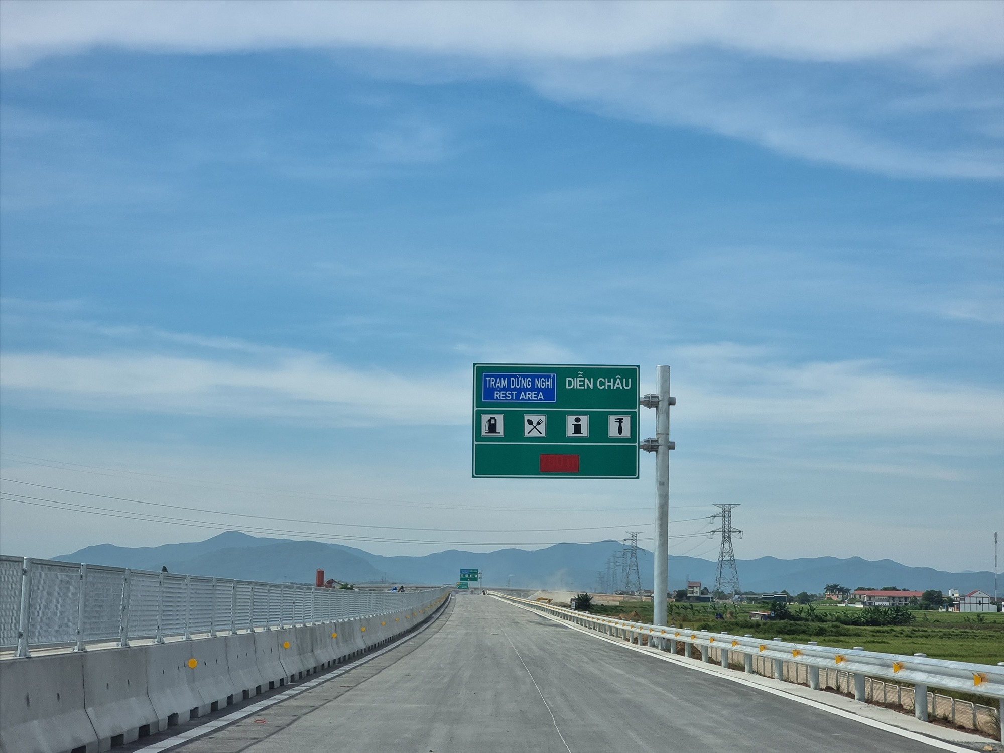 Dự án cao tốc Nghi Sơn - Diễn Châu dài 50km, theo kế hoạch tuyến cao tốc sẽ được thông xe kỹ thuật vào ngày 2/9 tới đây. 