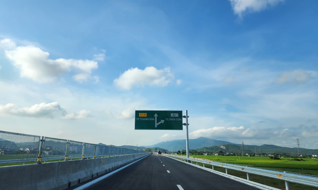 Tuyến cao tốc Thanh Hóa - Nghệ An thông xe để kịp thời phục vụ người dân lưu thông trong cao điểm dịp Lễ Quốc khánh 2/9.