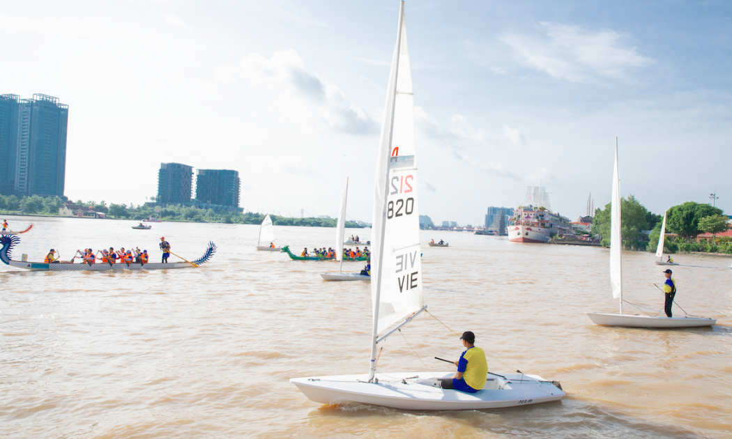 TP.HCM tung ra một loạt sản phẩm tour du lịch đường thủy nhằm hút khách du lịch.