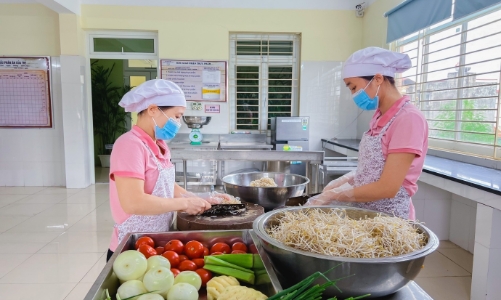 TP.HCM tăng cường kiểm tra vệ sinh an toàn thực phẩm các bếp ăn trường học