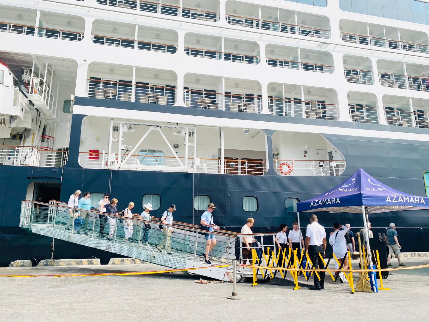 Theo Cục Du lịch Quốc gia Việt Nam, c&aacute;c thị trường kh&aacute;ch tăng đều l&agrave; những nước trong danh s&aacute;ch được hưởng ch&iacute;nh s&aacute;ch đơn phương miễn thị thực.