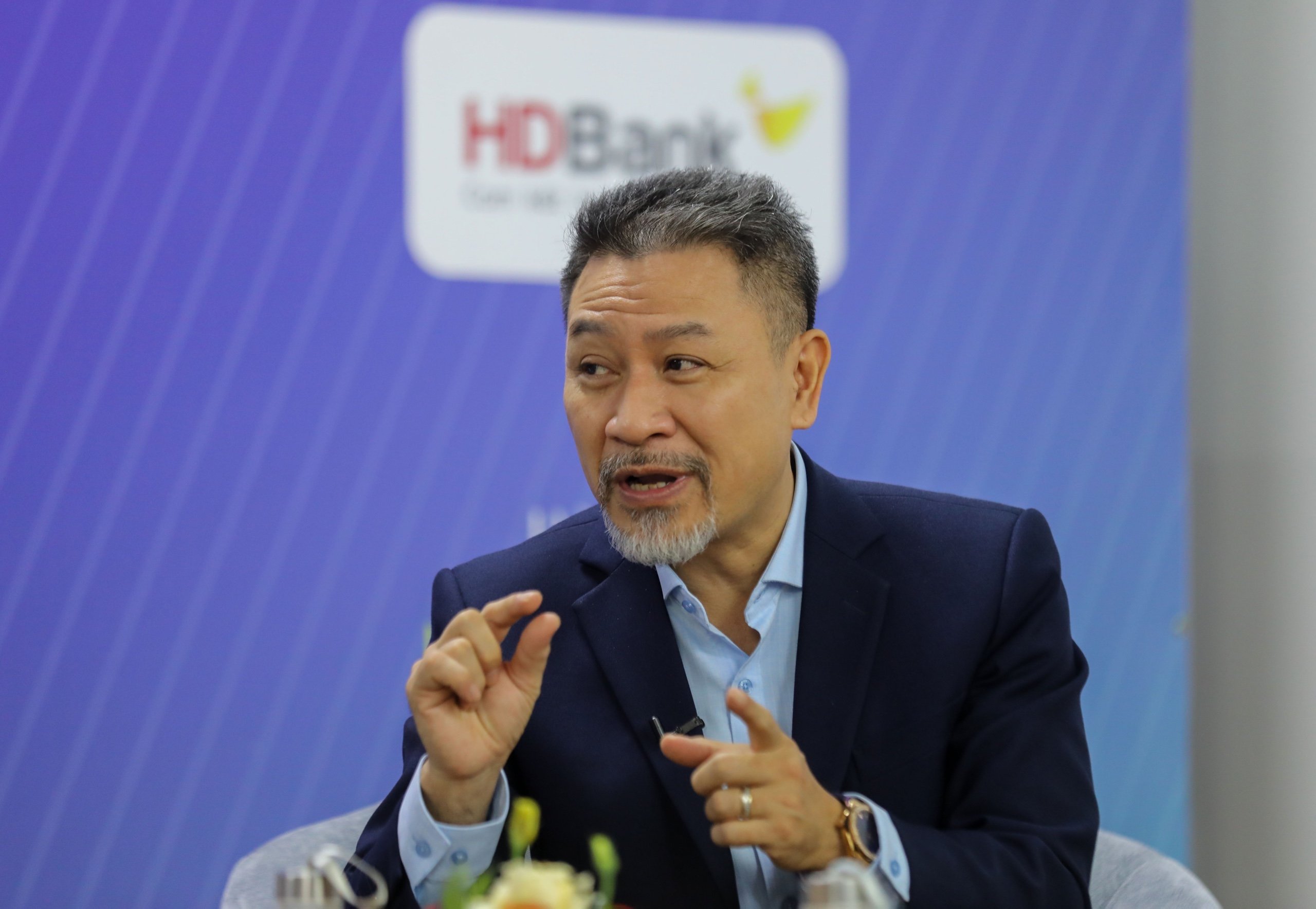 TS.T&ocirc;n Quang Cường, Chủ nhiệm Khoa C&ocirc;ng nghệ gi&aacute;o dục, Đại học Gi&aacute;o dục (ĐH Quốc gia H&agrave; Nội) ph&aacute;t biểu tại tọa đ&agrave;m. Ảnh: Việt Dũng