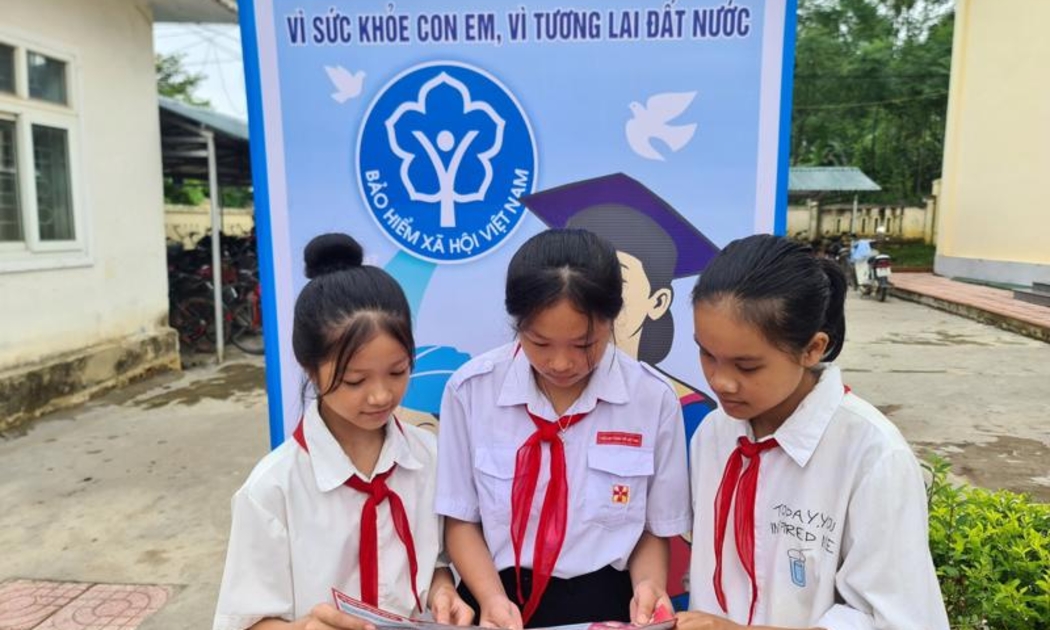 Học sinh được hưởng nhiều quyền lợi khi tham gia bảo hiểm y tế.
