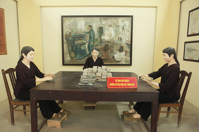 Ảnh chụp tại Di tích lịch sử Nhà máy in tiền đầu tiên của Việt Nam.