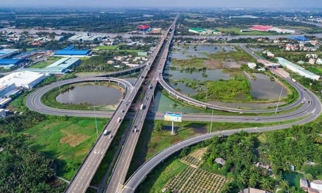 Phấn đấu đến năm 2025 có khoảng 3.000 km đường bộ cao tốc và đến năm 2030 có 5.000 km đường bộ cao tốc. Ảnh minh họa.