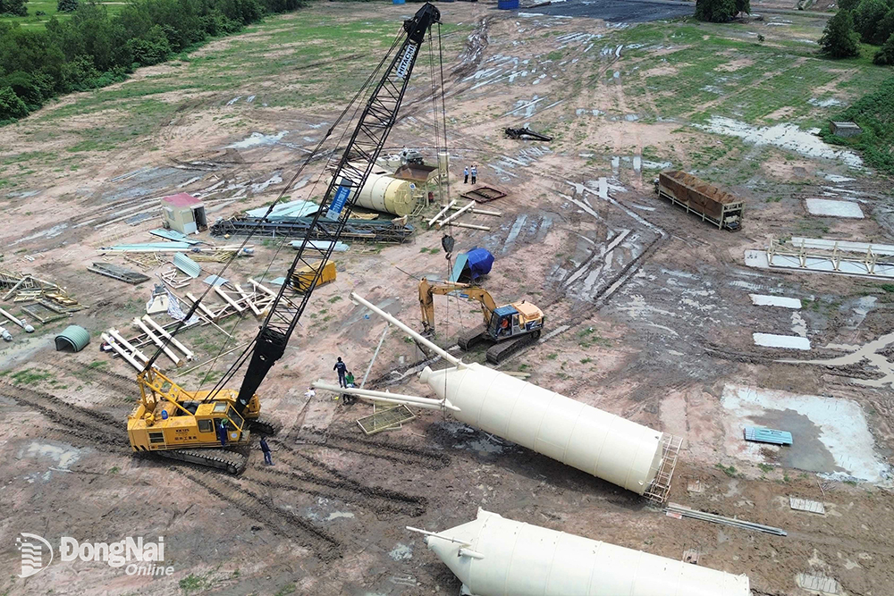 Dự án có nguy cơ không đáp ứng tiến độ hoàn thành cơ bản cuối năm 2025, đưa vào khai thác toàn dự án từ năm 2026.