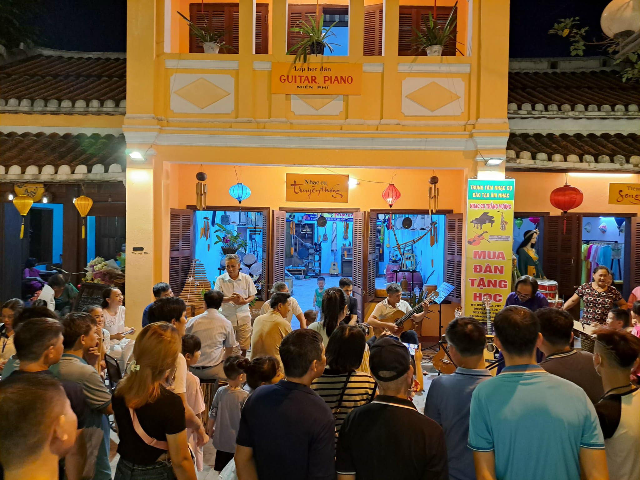 Với những sự kiện hấp dẫn, c&ocirc;ng vi&ecirc;n Hội An, th&agrave;nh phố Thanh H&oacute;a thu h&uacute;t lượng lớn kh&aacute;ch thăm quan, du lịch trong dịp lễ vừa qua