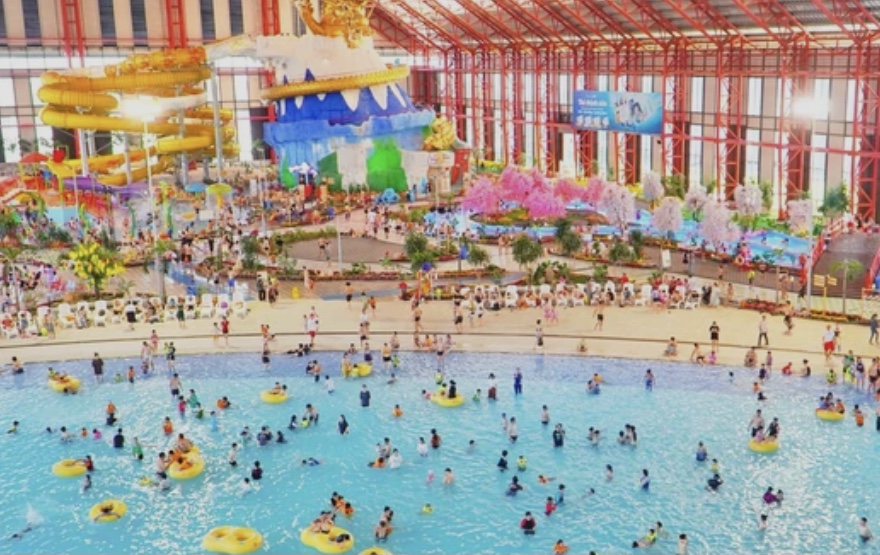 Kh&aacute;ch du lịch tại tổ hợp Du lịch nghỉ dưỡng Mikazuki, Đ&agrave; Nẵng