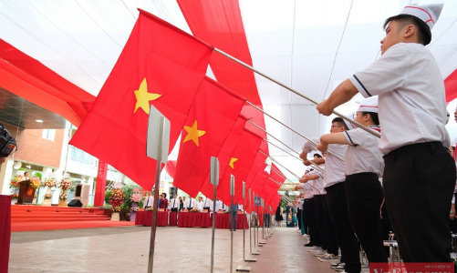 [Phóng sự ảnh]: Gần 2,3 triệu học sinh Thủ đô bước vào năm học mới
