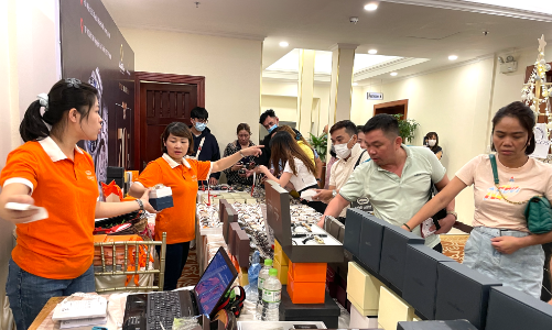 Cơ hội mua hàng hiệu giảm giá tới 90% tại TP.HCM