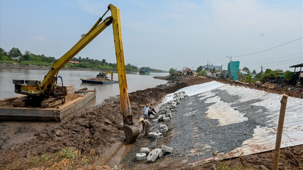 Giải ngân vốn đầu tư công vượt cùng kỳ, sắp cán mốc 300.000 tỷ đồng sau 8 tháng