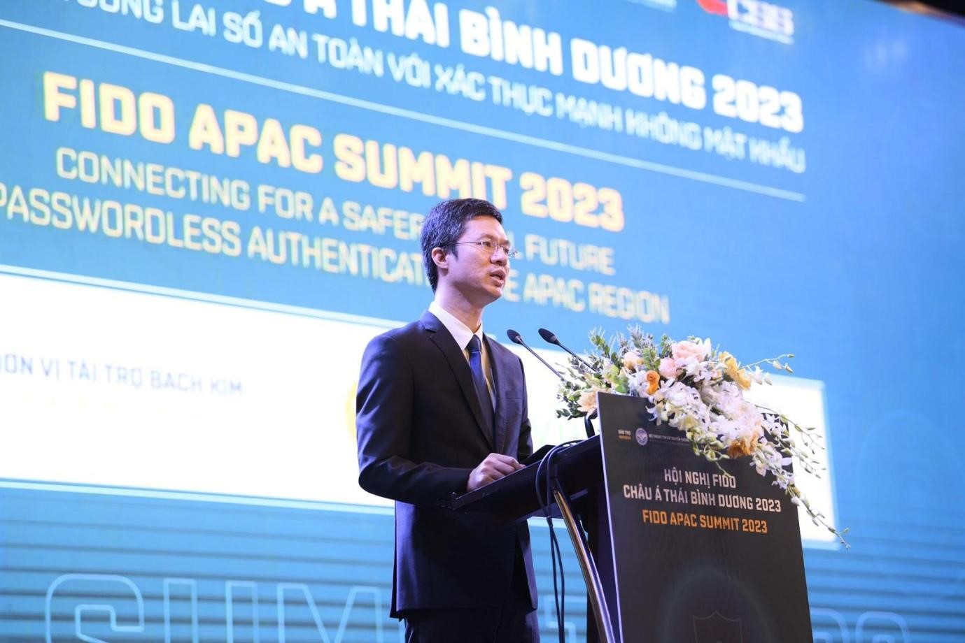 Ông Trần Đăng Khoa, Phó Cục trưởng phụ trách Cục An toàn thông tin phát biểu tại hội nghị.