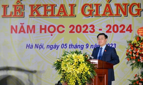 Chủ tịch Quốc hội Vương Đình Huệ dự khai giảng năm học mới tại Trường Hữu Nghị T78 