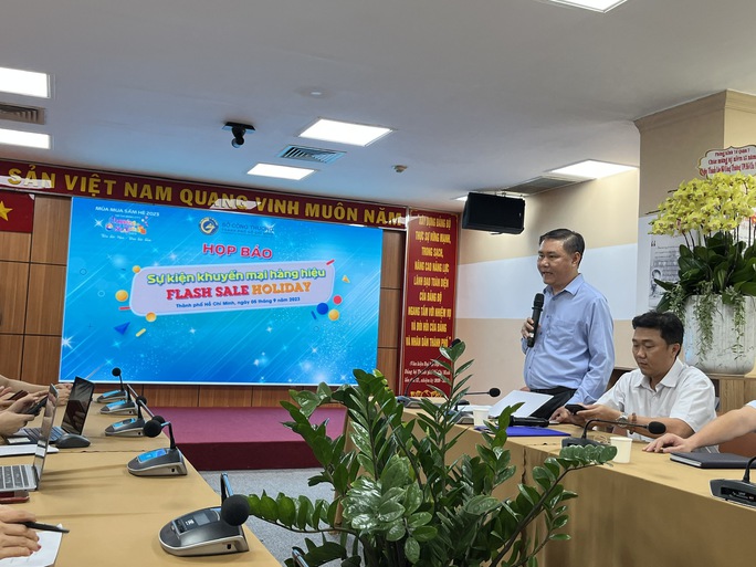 Ông Nguyễn Khắc Hiếu, Phó phòng Quản lý Xuất nhập khẩu, Sở Công Thương TP.HCM thông tin về sự kiện. Ảnh: PA.