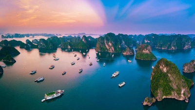 Quang Ninh welcomes 12 million tourists in 8M