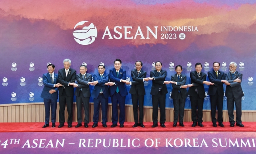 Các nhà lãnh đạo ASEAN và Hàn Quốc chụp ảnh chung tại Hội nghị Cấp cao ASEAN-Hàn Quốc lần thứ 24 - Ảnh: VGP.