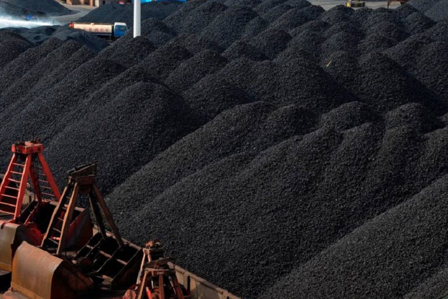 Nguy cơ chồng chéo giữa phí bảo vệ môi trường và thuế bảo vệ môi trường đối với mặt hàng than. Ảnh minh họa.