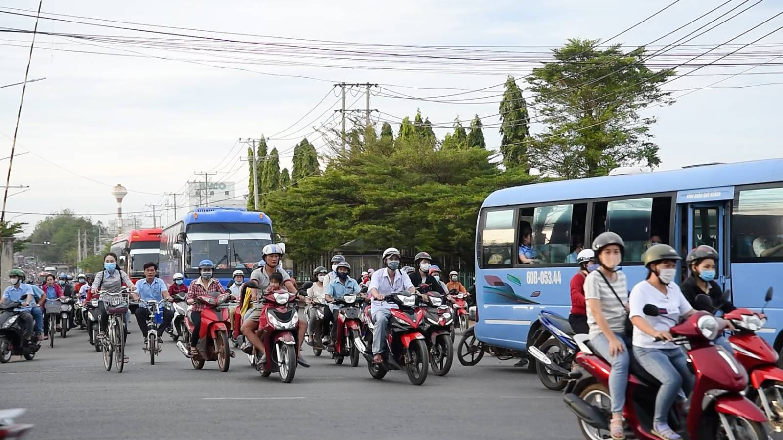 Dân cư đông đúc trên tuyến đường ĐT 767 kết nối trực tiếp khu đô thị Estella City.