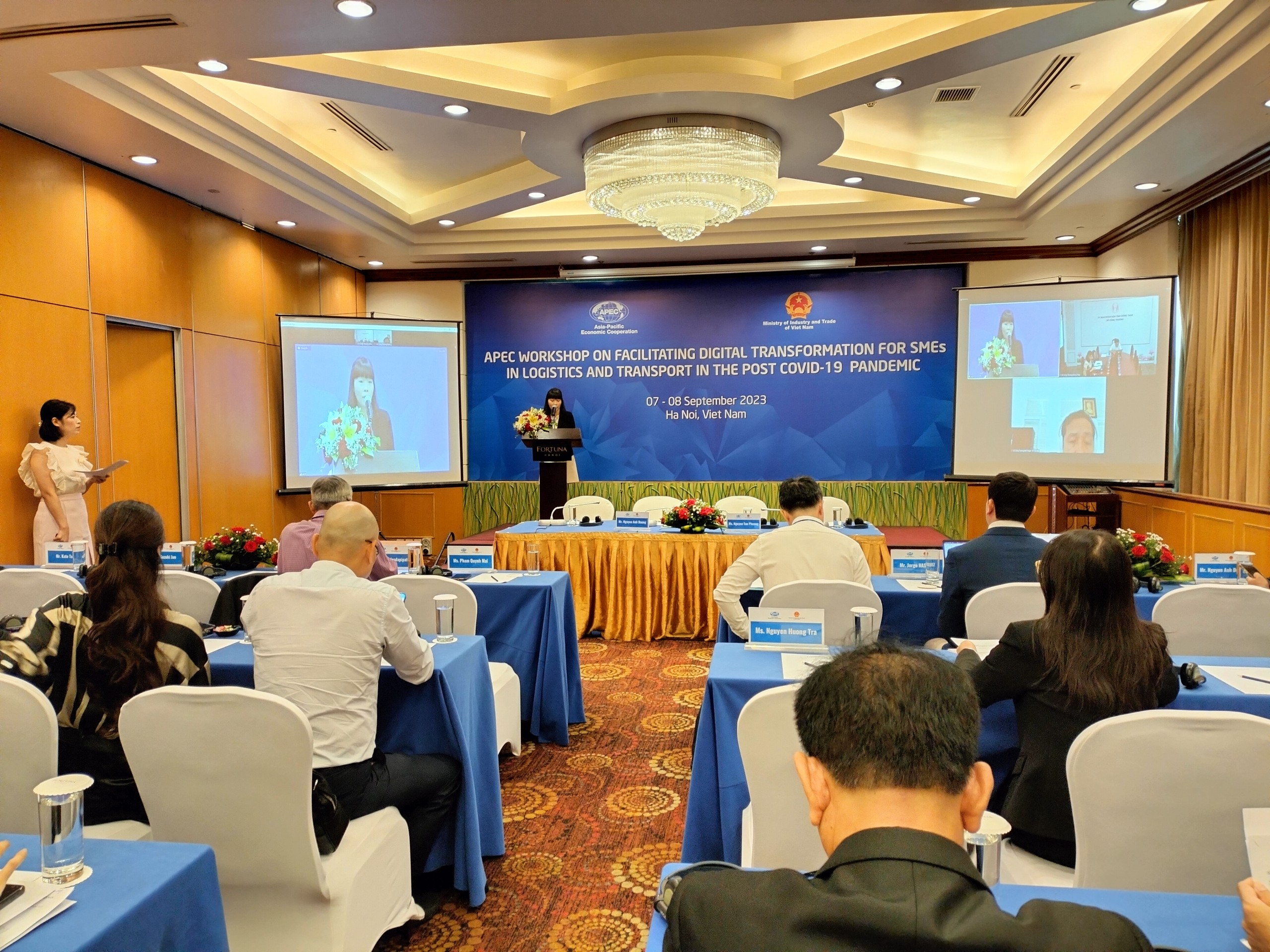 Khai mạc Hội thảo APEC về tạo thuận lợi chuyển đổi số cho doanh nghiệp nhỏ v&agrave; vừa (SMEs) trong lĩnh vực logistics v&agrave; vận tải sau đại dịch Covid-19.