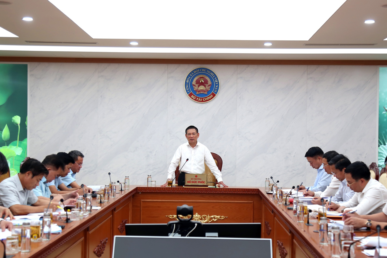 Bộ trưởng Hồ Đức Phớc đề nghị to&agrave;n ng&agrave;nh t&agrave;i ch&iacute;nh v&agrave;o cuộc phấn đấu ho&agrave;n th&agrave;nh nhiệm vụ t&agrave;i ch&iacute;nh - ng&acirc;n s&aacute;ch đề ra.