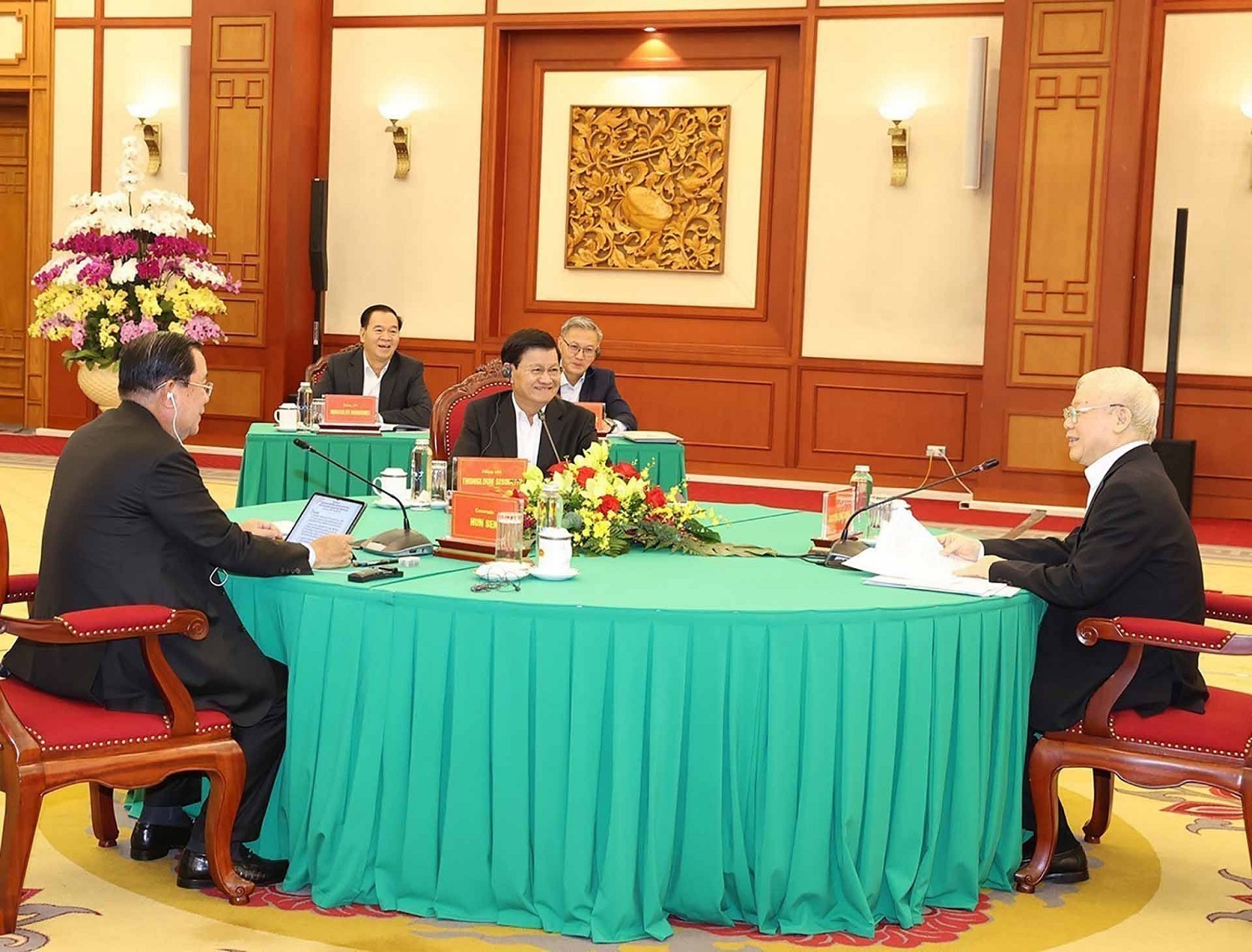 Tổng Bí thư Đảng Nhân dân Cách mạng Lào, Chủ tịch nước Lào Thongloun Sisoulith phát biểu tại cuộc gặp. Ảnh: TTXVN.
