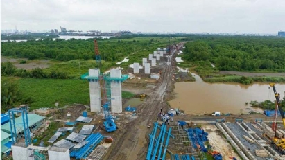 Contractors asked to accelerate construction of Nhon Trach Bridge