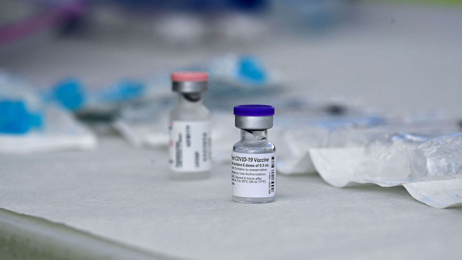 Các hãng dược phẩm hy vọng vaccine tăng cường sẽ có mặt trên thị trường trong vài tuần tới, sẵn sàng cho đợt tiêm chủng mùa Thu năm nay.