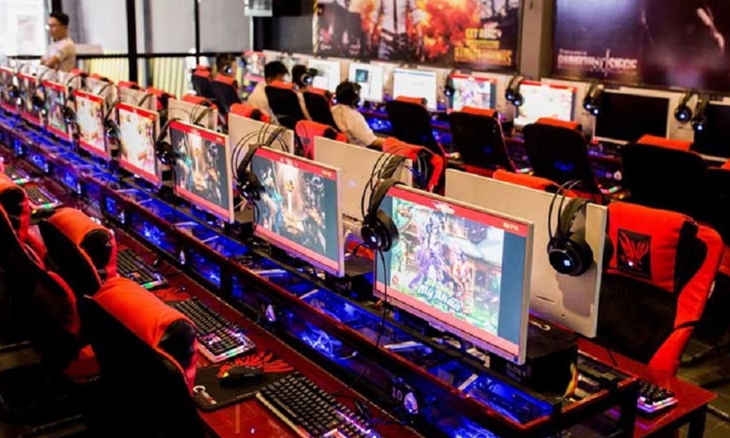 Việc sử dụng internet rất dễ xảy ra các hành vi tiêu cực, lan truyền nhanh nên cần có cơ chế kiểm soát. Ảnh minh họa.