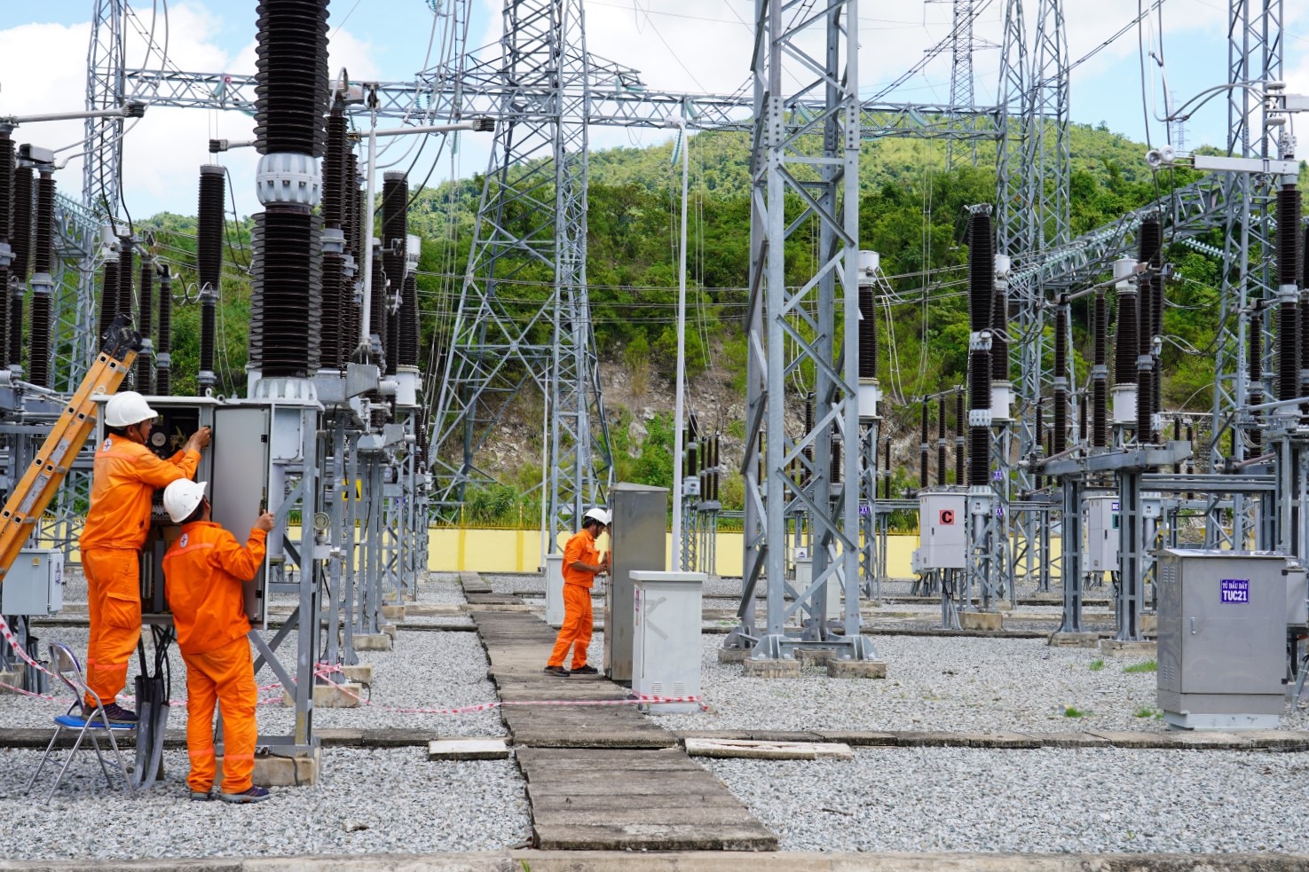 Trong tháng 8 năm 2023, EVN đã đảm bảo cung cấp điện điện phục vụ phát triển kinh tế - xã hội và sinh hoạt của nhân dân.