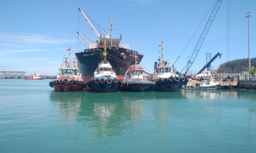 Cảng Dung Quất được đề nghị đầu tư nâng cấp, mở rộng bến số 1 để có thể tiếp nhận tàu hàng tổng hợp, hàng rời có trọng tải lên đến 71.000 DWT giảm tải.
