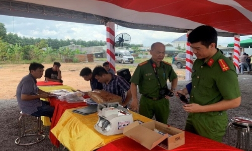 Khởi tố, bắt tạm giam 22 đối tượng núp bóng công ty kinh doanh bất động sản để lừa đảo