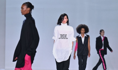 Tiếng Việt xuất hiện trên sàn diễn Tuần lễ thời trang New York