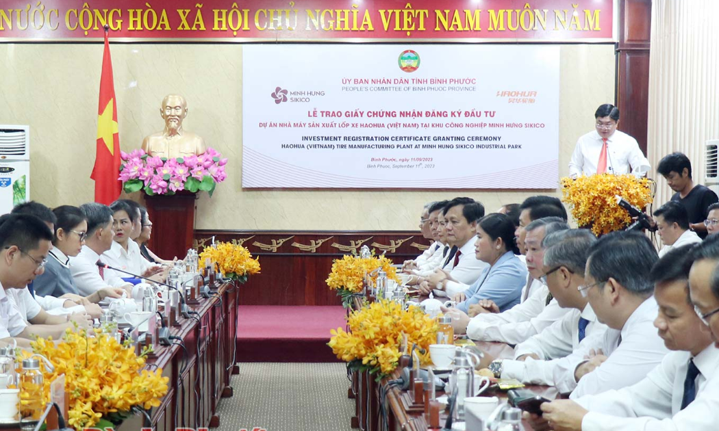 Lễ trao giấy chứng nhận đầu tư Dự án Nhà máy Sản xuất lốp xe HAOHUA