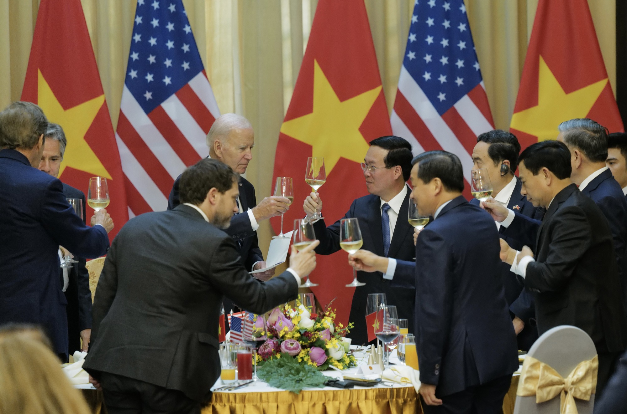 Chủ tịch nước Võ Văn Thưởng chủ trì chiêu đãi trọng thể Tổng thống Hoa Kỳ Joe Biden đang thăm cấp Nhà nước tới Việt Nam - Ảnh: VGP/Nhật Bắc