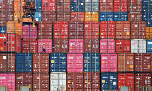 Thương mại toàn cầu tụt dốc: Ai được, ai mất?