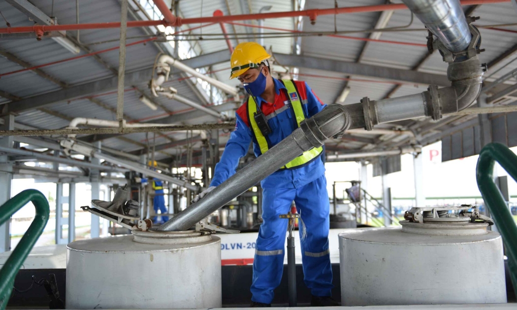 Quy hoạch đề ra mục tiêu nâng dự trữ xăng dầu quốc gia đáp ứng 15 - 20 ngày nhập ròng giai đoạn 2021 - 2030.