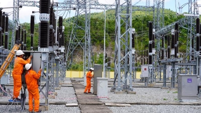 8M electricity generation hits 186.3 billion kWh