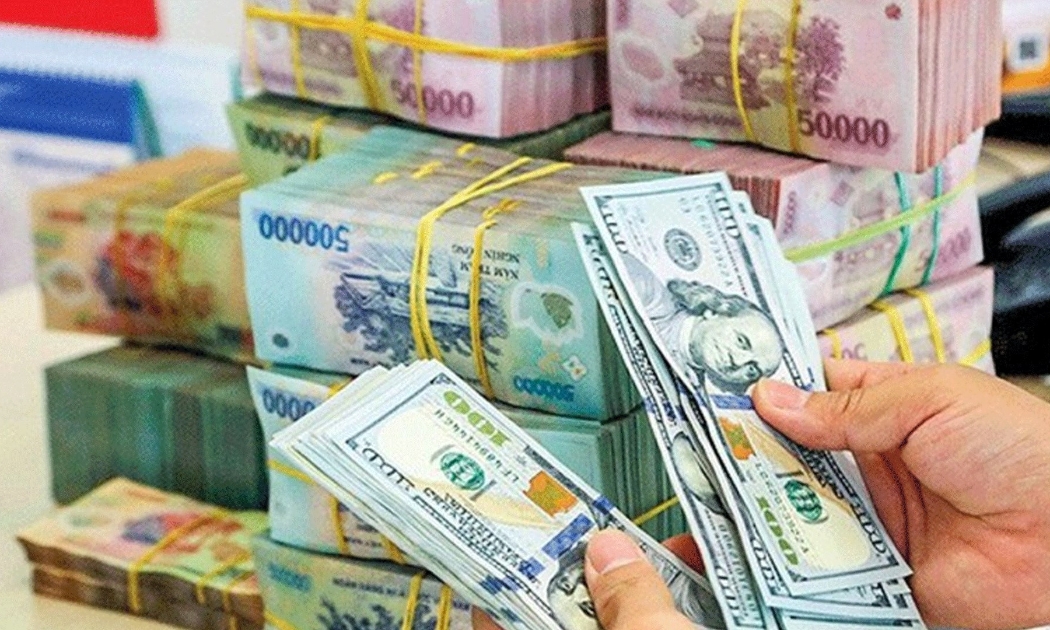 Bối cảnh thế giới bất định tạo áp lực cho điều hành chính sách tiền tệ.