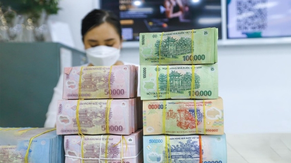 Áp lực lợi nhuận và nợ xấu tiếp tục đè nặng ngân hàng