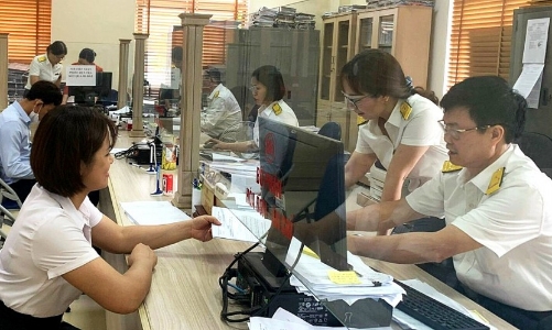 Thu ngân sách tháng 8 ngành thuế quản lý giảm gần 30%