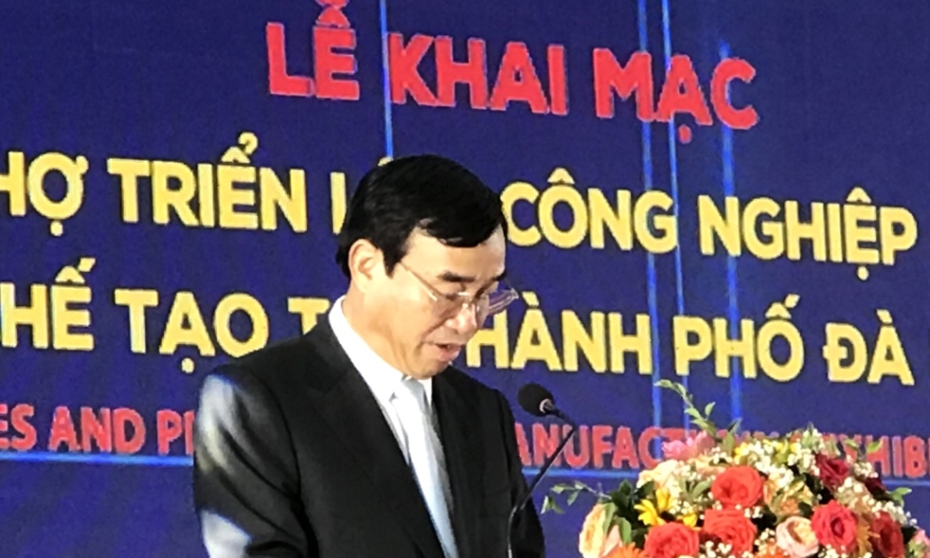 Chủ tịch UBND TP. Đà Nẵng Lê Trung Chinh phát biểu khai mạc Hội chợ. Ảnh Ngô Anh Văn