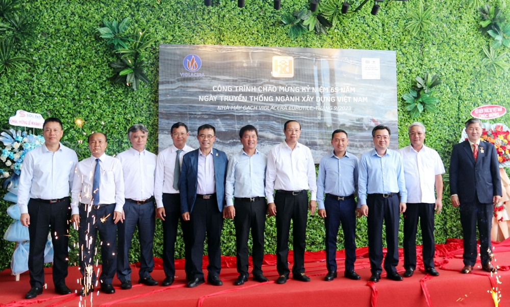 Với những nhà máy hiện đại, ngành xây dựng Việt Nam đã tiệm cận với những thị trường cao cấp trên thế giới, làm chủ công nghệ trong xây dựng nhiều công trình lớn - Ảnh: PA.