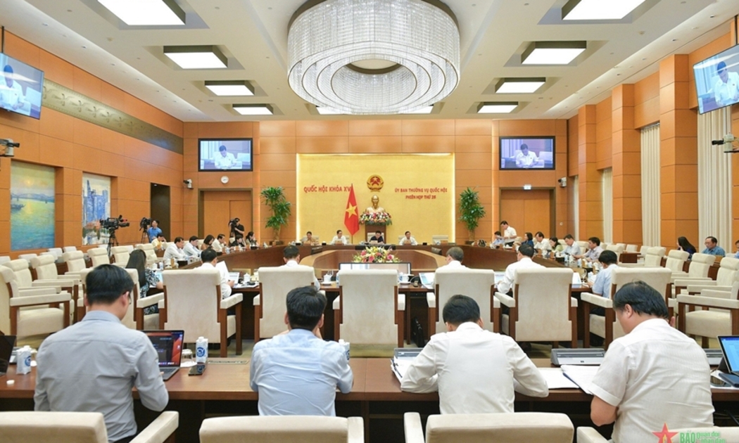  Phiên họp sáng 13-9 của Ủy ban Thường vụ Quốc hội. Ảnh: TTXVN