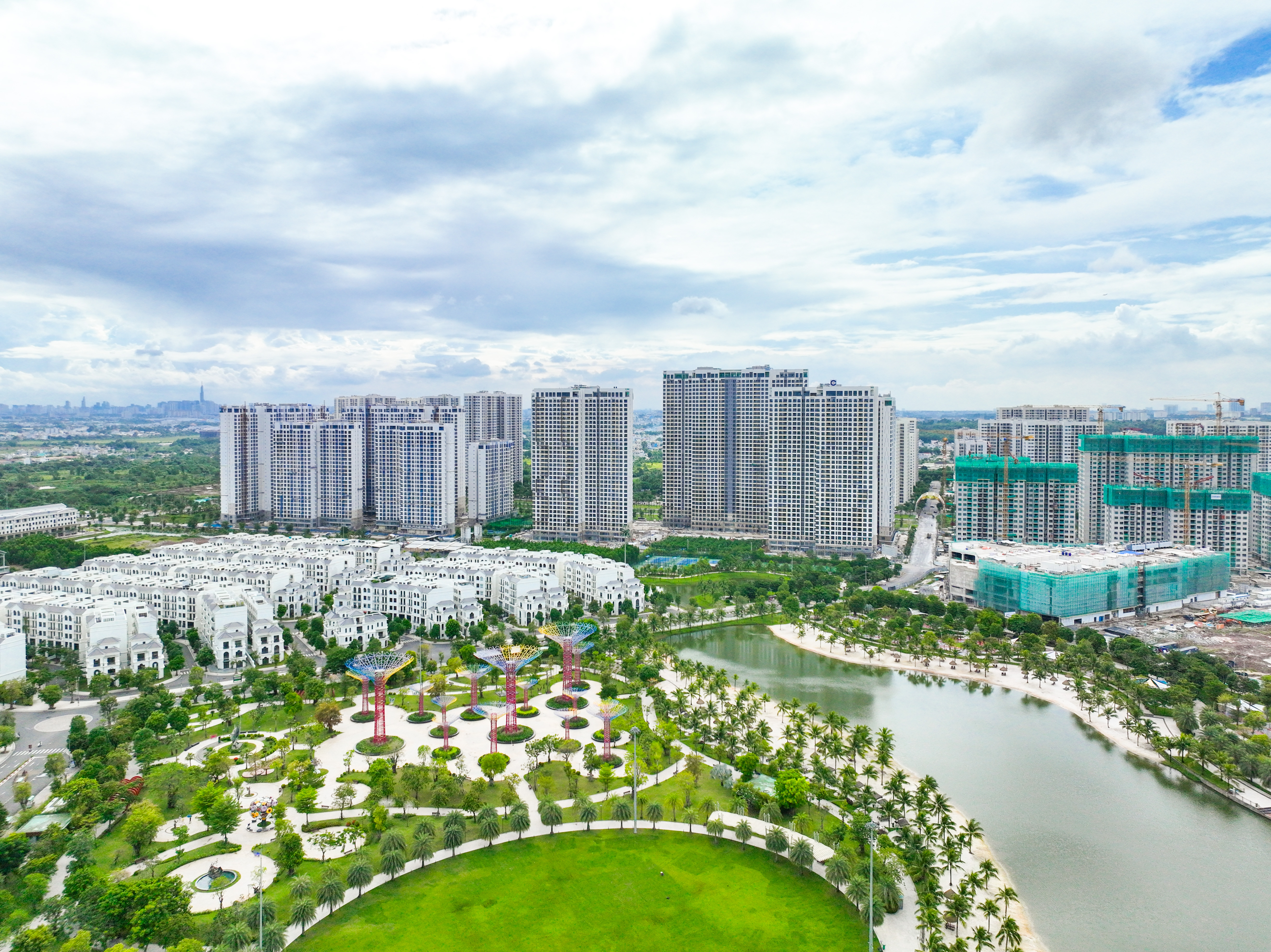 Masteri Centre Point sở hữu tầm nhìn trọn vẹn ra đại công viên Ánh Sáng và sông Đồng Nai.