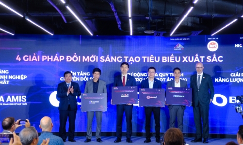 Ghi điểm tuyệt đối, akaBot được gọi tên “Ngôi sao đổi mới sáng tạo năm 2023” 