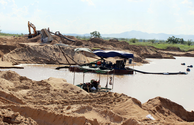 Đẩy nhanh tiến độ nghiên cứu sử dụng cát biển cho đắp nền các dự án hạ tầng.
