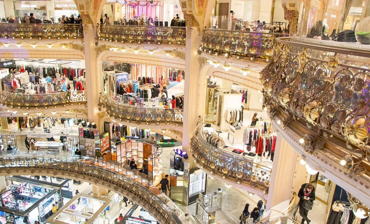 V&agrave;o năm 2021, ch&iacute;nh phủ Anh tuy&ecirc;n bố chấm dứt chương tr&igrave;nh miễn thuế b&aacute;n lẻ VAT (VAT RES) d&agrave;nh cho kh&aacute;ch du lịch.