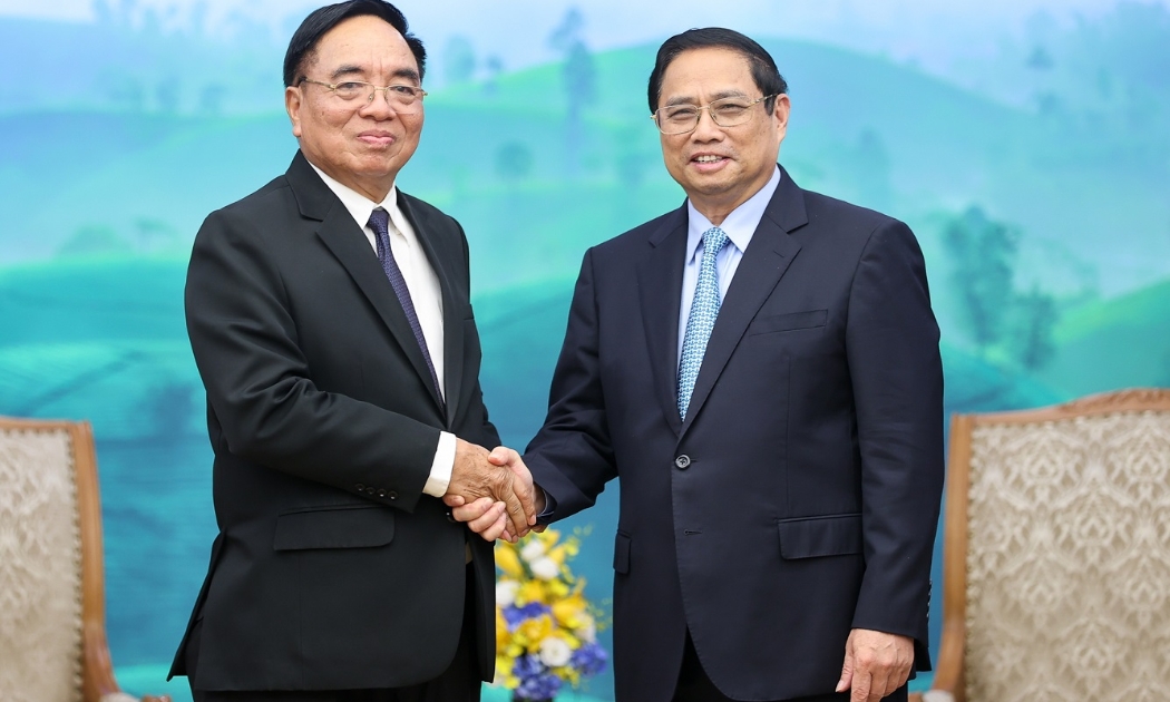 Thủ tướng Phạm Minh Chính tiếp Bộ trưởng Bộ Kế hoạch và Đầu tư Lào Khamchen Vongphosy. Ảnh: VGP.